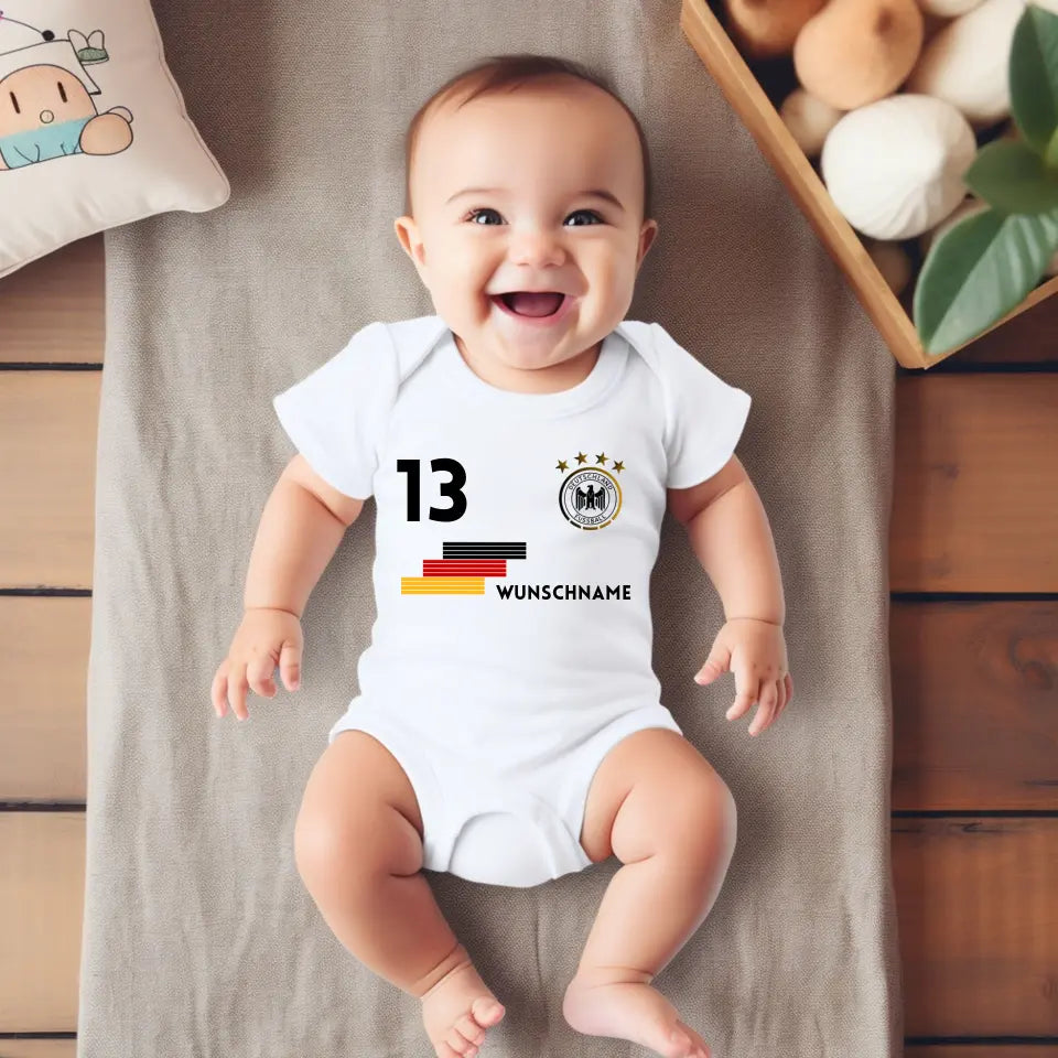 Deutschland Trikot Strampler - Personalisierter Baby-Onesie, Body mit anpassbarem Namen und Trikotnummer, 100% Bio-Baumwolle,