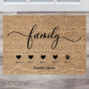 Familie Herzchen - Personalisierte Familien Fußmatte (2-8 Personen, Kinder & Hunde, Katzen)