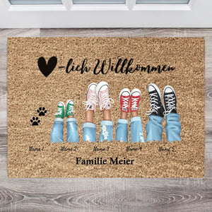 Herzlich Willkommen - Personalisierte Fußmatte  für innen & aussen (2-8 Personen, Kinder & Haustiere) Grau
