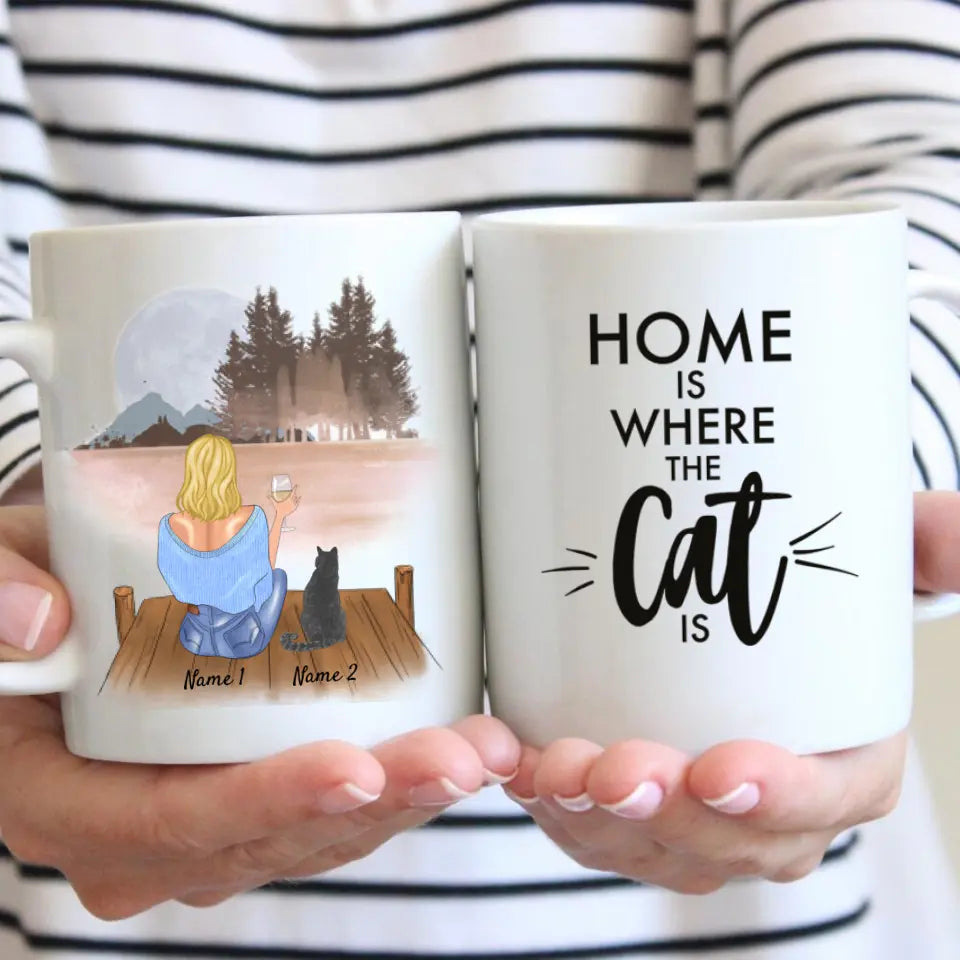 Frau mit Katze & Getränk - Personalisierte Tasse (1-3 Katzen)