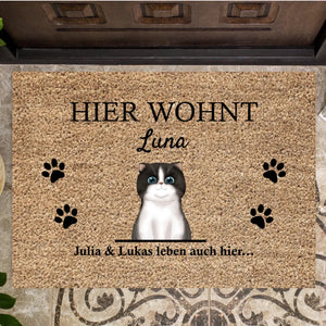 "Hier wohnt" Fußmatte mit Katze personalisiert (1-4 Katzen)