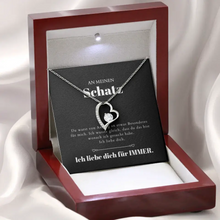 Laden Sie das Bild in den Galerie-Viewer, Ich liebe dich - Halskette mit Gold-Herzanhänger &amp; personalisierter Karte (Valentinstagsgeschenk)
