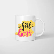 Laden Sie das Bild in den Galerie-Viewer, Girl Boss - Personalisierte Freundinnen-Tasse (2-4 Frauen)
