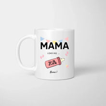 Laden Sie das Bild in den Galerie-Viewer, Mama Loading 2024 - Personalisierte Tasse für werdende Mütter, Väter, zur Verkündung (Mama, Papa, Oma, Opa, Patin, Pate)
