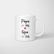 Laden Sie das Bild in den Galerie-Viewer, Vom Papa zum Opa - Personalisierte Tasse zur Verkündung (Papa seit, Opa seit, Jahreszahlen)
