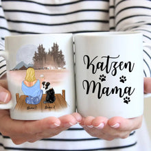 Laden Sie das Bild in den Galerie-Viewer, Katzenmama - Personalisierte Tasse (Frau mit Katze oder Hund, Muttertag)
