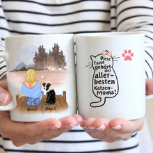 Laden Sie das Bild in den Galerie-Viewer, Für die beste Katzenmama - Personalisierte Tasse (Frau mit Katze oder Hund, Muttertag)
