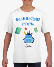 Laden Sie das Bild in den Galerie-Viewer, Schulkind 2024 - Personalisiertes T-Shirt für Kinder zur Einschulung (100% Baumwolle)

