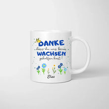 Laden Sie das Bild in den Galerie-Viewer, Danke, dass du mir beim wachsen geholfen hast - Personalisierte Tasse, Abschiedsgeschenk, Erzieher, Kindergarten, Schule, Lehrer, Tagesmutter
