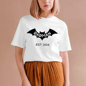 Dadman/ Badmom seit 2024 - Personalisiertes T-Shirt für werdende Väter, Ankündigung Geburt/ Schwangerschaft 100% Baumwolle