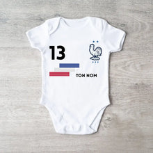 Laden Sie das Bild in den Galerie-Viewer, 2024 Maillot de foot Euro France - Body bébé personnalisé avec prénom et numéro de maillot personnalisables, 100% coton bio

