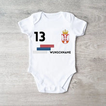 Laden Sie das Bild in den Galerie-Viewer, 2024 Fussball EM Serbien - Personalisierter Baby-Onesie/ Strampler, Trikot mit anpassbarem Namen und Trikotnummer, 100% Bio-Baumwolle Baby Body
