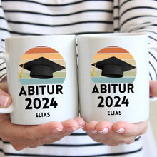 Laden Sie das Bild in den Galerie-Viewer, Glückwunsch Abschluss Tasse 2024 - Personalisierte Tasse Abitur, Studium, Bachelor, Master, Ausbildung, Realschule, Examen
