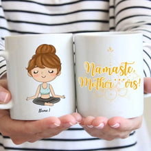 Laden Sie das Bild in den Galerie-Viewer, Namaste Yoga Freundinnen - Personalisierte Tasse Freundinnen/ Kolleginnen (1-3 Frauen)
