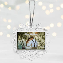 Laden Sie das Bild in den Galerie-Viewer, Personalisierte Pärchen Christbaum-Schneeflocke - Eigenes Foto, Geschenk Partner Weihnachten
