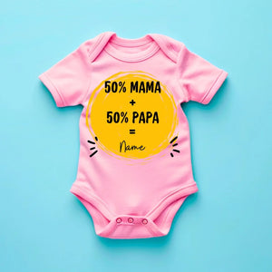 50% Mama + 50% Papa = Ich - Personalisierter Baby-Onesie/ Strampler, 100% Bio-Baumwolle