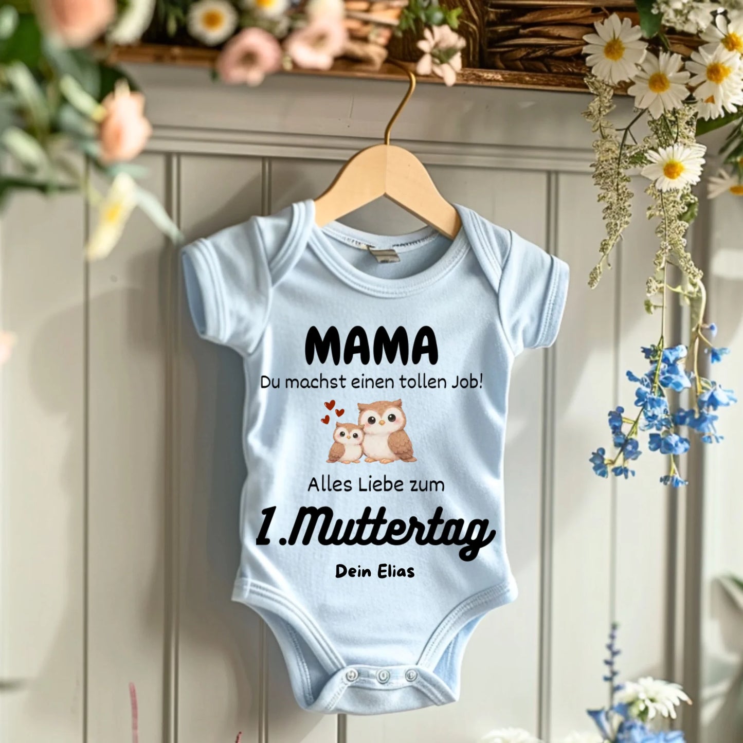 Mama du machst einen tollen Job, 1. Muttertag gemeinsam - Personalisierter Baby Strampler (100% Bio-Baumwolle)